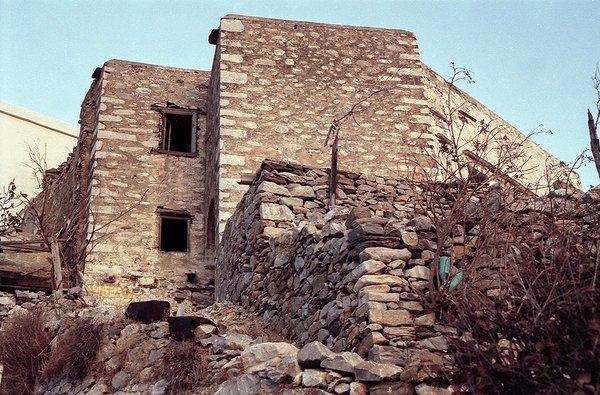 Haus Bourgos als Ruine, 1990 Haus Bourgos als Ruine, 1990